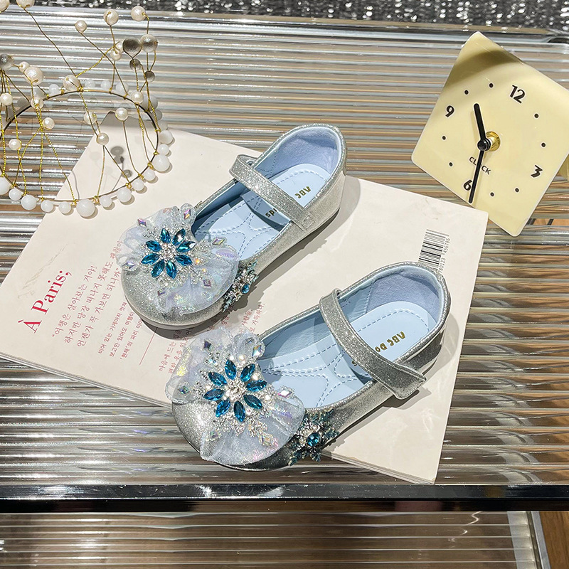 Picture of Girls Crystal Shoes 2025 Spring New Children Fashion Velcro Flat Shoes Baby Rhinestone Soft-soled Princess Shoes