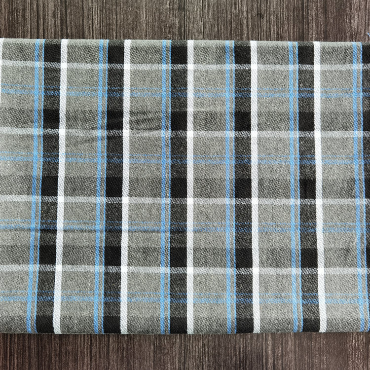 Picture of in stock brushed plaid fabric spring and summer women's shirt cloth 21 polyester cotton woven flannel plaid lining