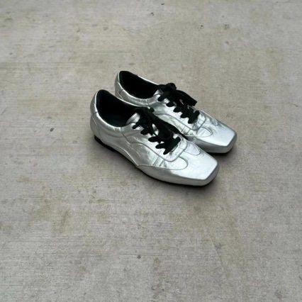 Retro Moral Training Shoes Women's Silver 2025 New Flat Sports Shoes European and American Style Lace-Up Niche Casual Shoes Large Size