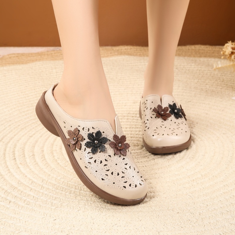 Mother Shoes Genuine Leather Soft-soled Middle-aged and Elderly Flat Comfortable Hole Sandals Non-slip Covered Toe Outer Wear Sandals for Summer Women