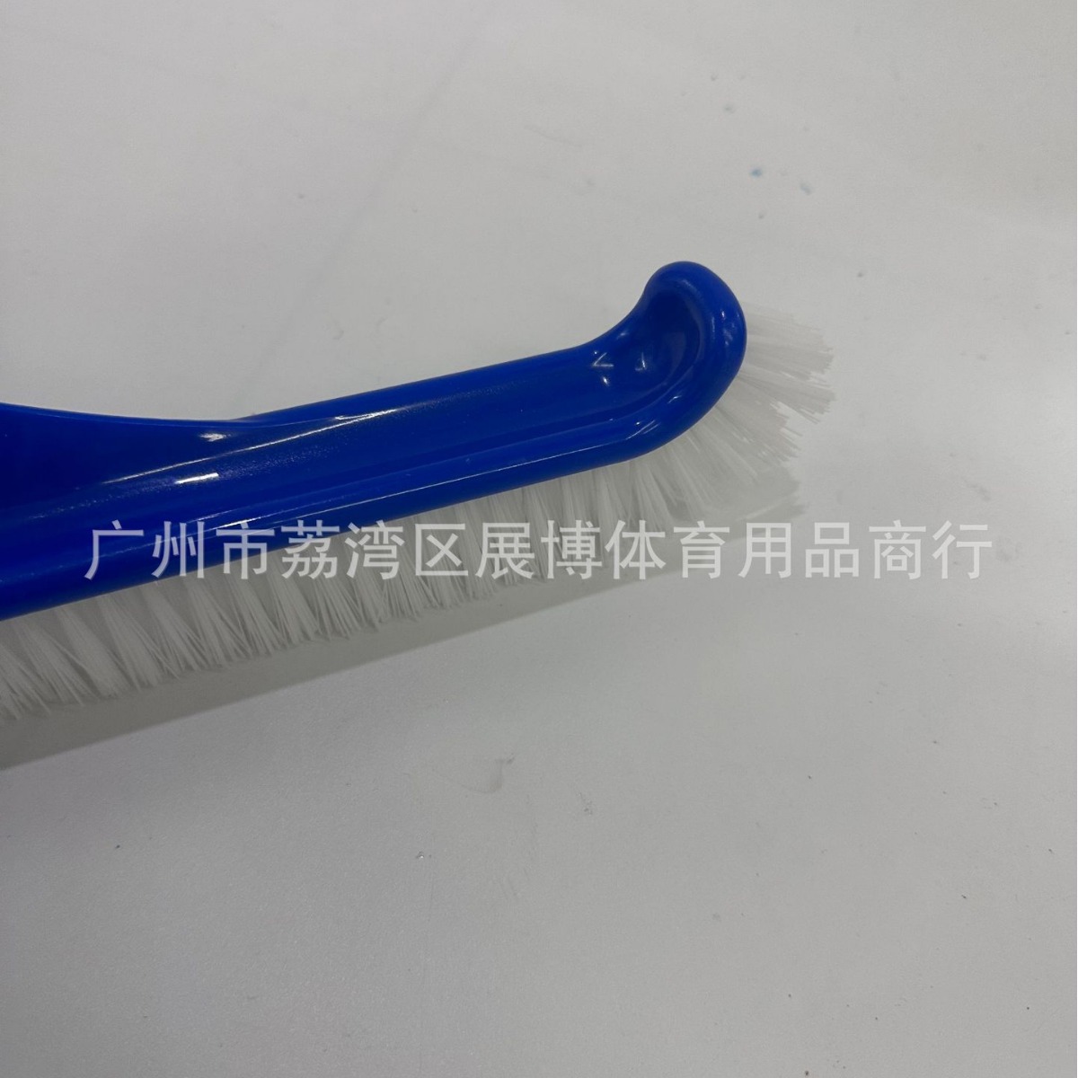 Picture of Swimming pool equipment new 18 inch rubber brush on both sides of the brush plastic brush swimming pool brush blue brush cleaning match
