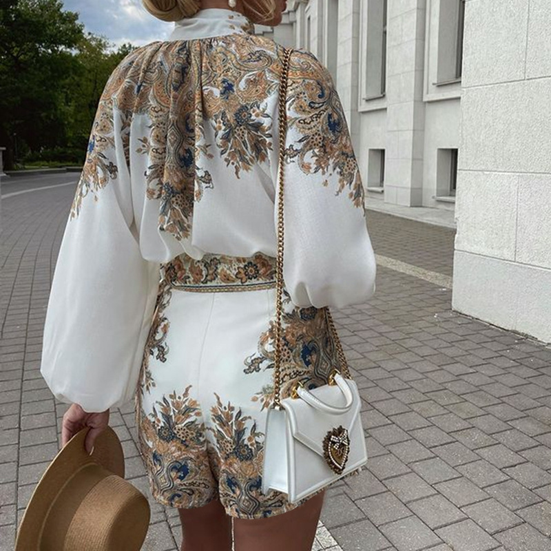 Picture of Fd437 Spot 2025 European and American Autumn and Winter Women's Clothing Shopify Printed Long-Sleeved Tops and Shorts Set Two-Piece Set
