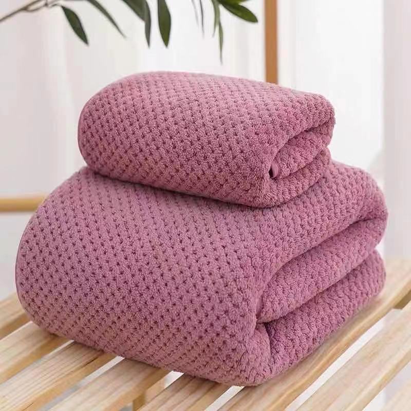 Picture of Pineapple plaid wool bath towel warp knitted coral velvet soft absorbent factory wholesale men and women Bath not easy to lint large square towel
