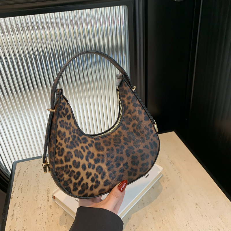 Beautiful Crescent Bag Personalized Trendy Shoulder Crossbody Bag 2024 New Fashion Bag Women's Casual Elegant Underarm Bag