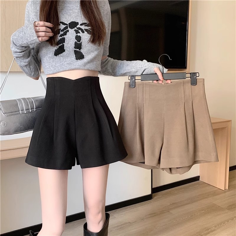 New High Waist A- shaped Wide-leg Pants Women's Shorts Summer Thin Korean-style Black and White Casual Dress Pants Hot Pants