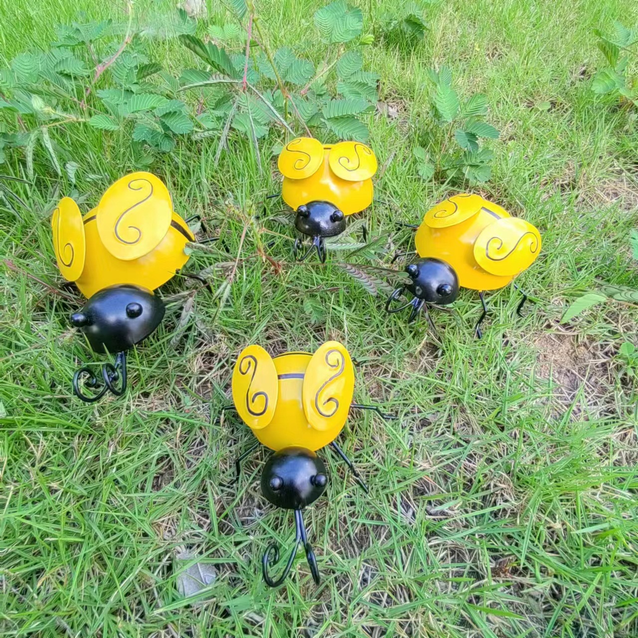 Picture of Cross-border American Country Decorations Iron Bee Metal Insect Simulation Crafts Wall Garden Art Wall Hanging