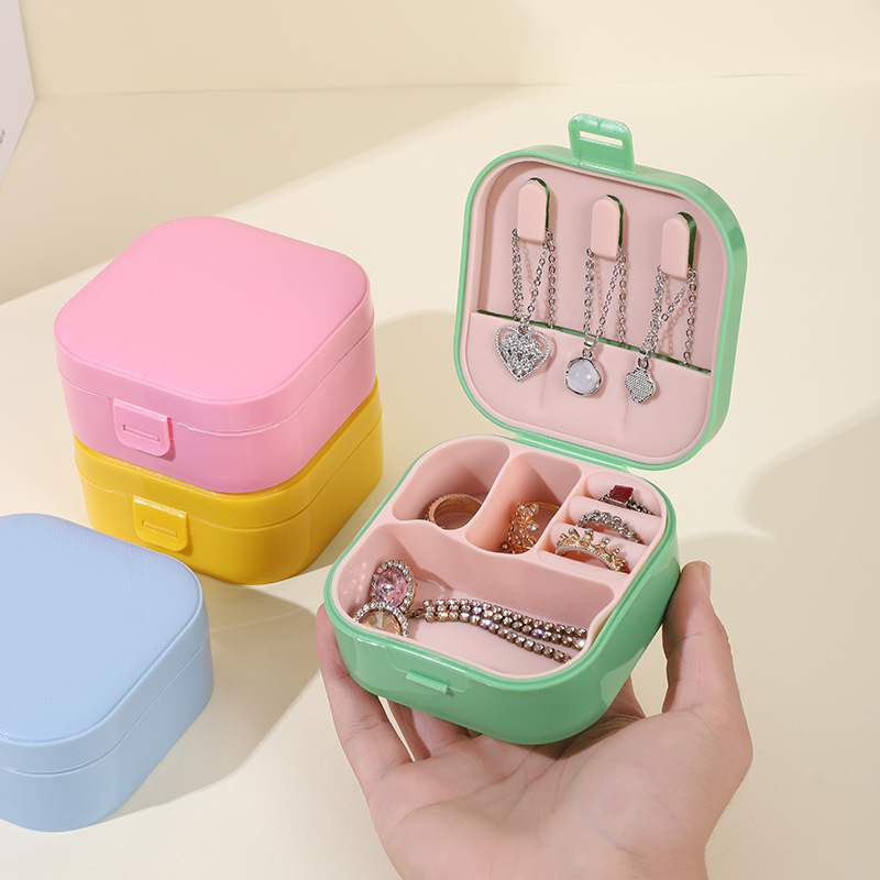 Plastic Mini Jewelry Box, Compact and Portable Travel Jewelry Packaging Box, Ring Necklace Earrings Jewelry Storage Box