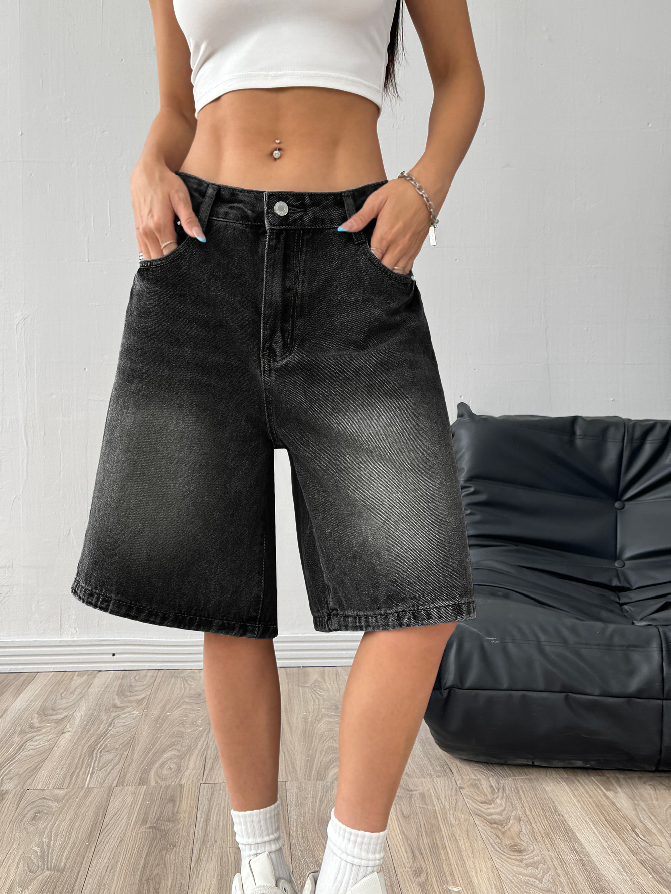 Picture of Cross-Border Foreign Trade Amazon European and American Retro Denim Shorts Women's Loose Casual Wide-Leg Mid-Length Pants Trendy