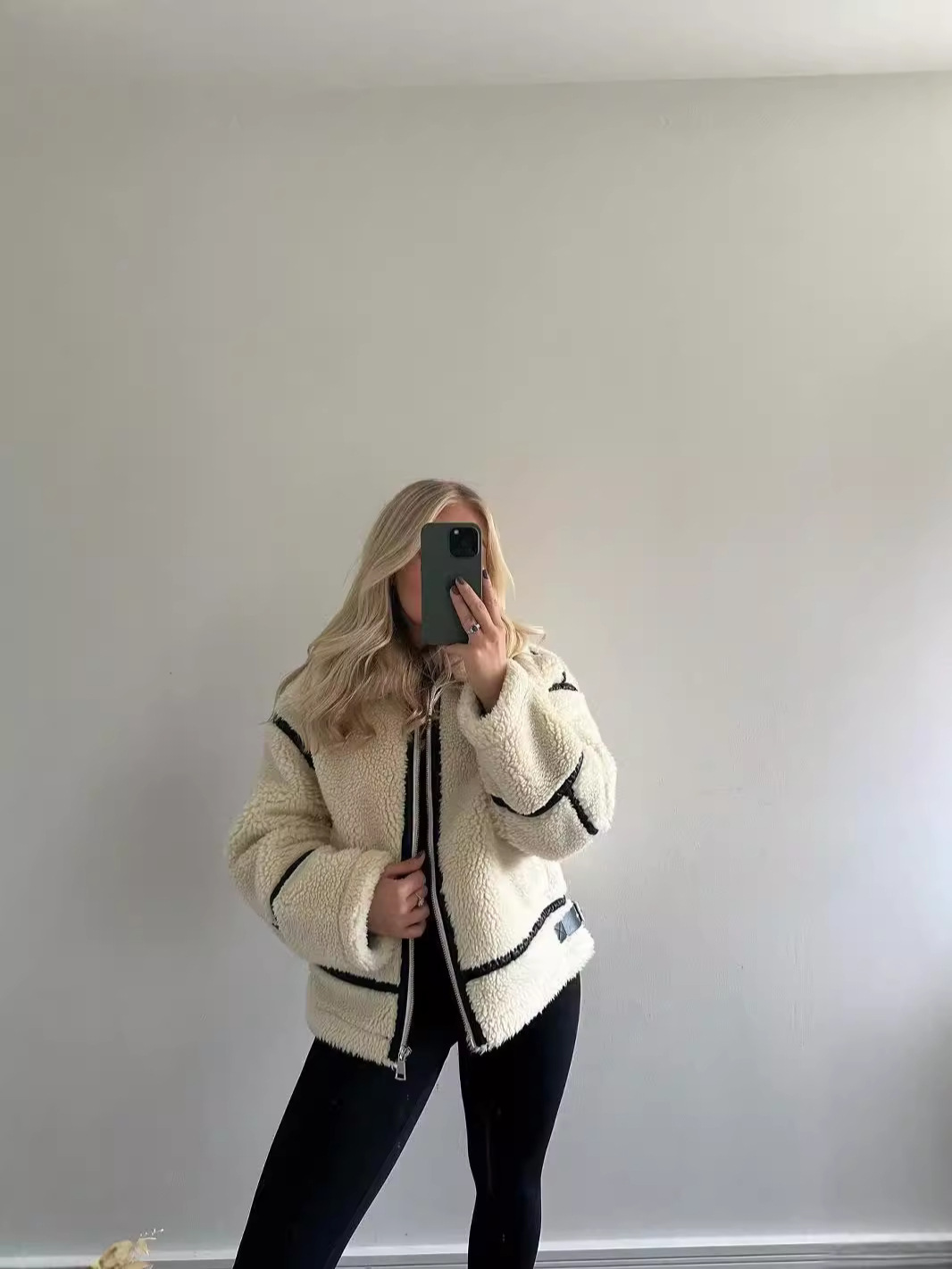 Picture of Cross-border foreign trade AliExpress explosions new foreign trade women's wholesale ZR in stock new women's fur motorcycle jacket
