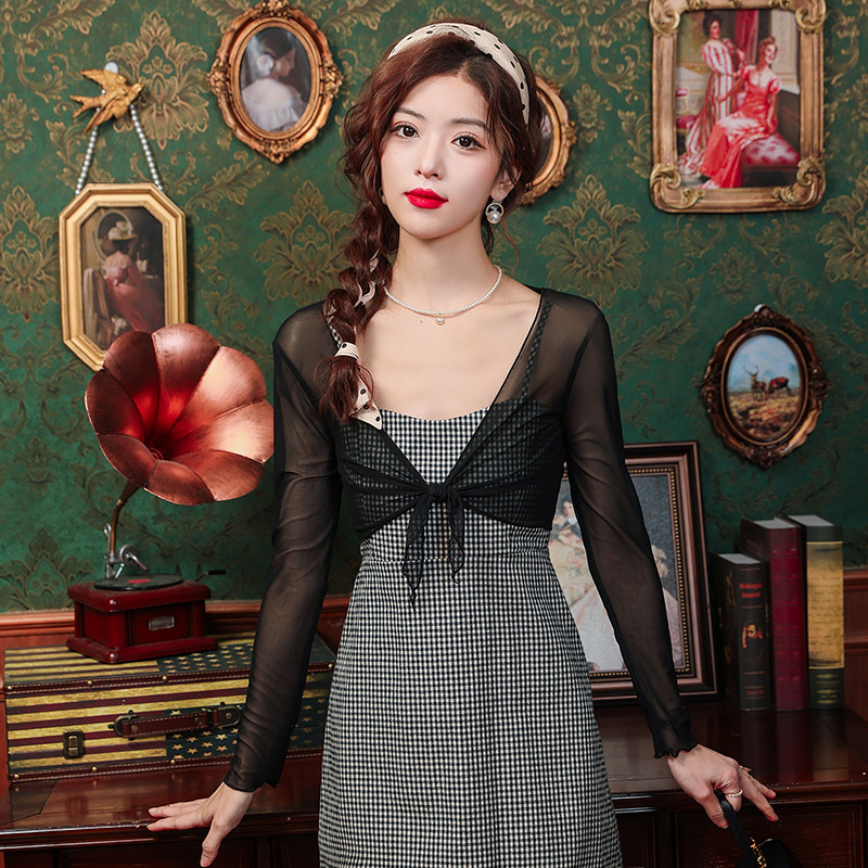 Picture of Mesh Sunscreen Cardigan Coat Women's Summer Lace-up Small Shawl Outer Matching Skirt Long Sleeve Ice Silk Air Conditioning Blouse Thin