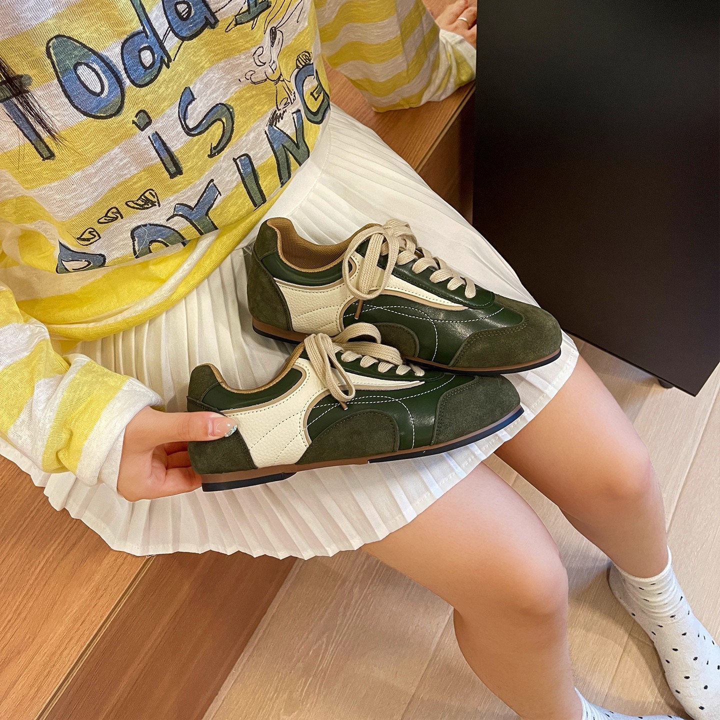 Picture of Retro contrasting flat German training shoes women's 2025 new autumn and winter casual Jersey style sports leisure Forrest Gump board shoes