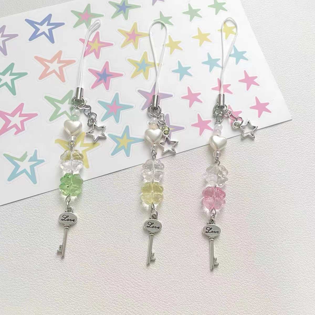 Picture of Fresh and Sweet Four-leaf Clover Mobile Phone Chain Handmade Lucky Four-leaf Clover Beads Goo Ben Chain Mobile Phone Hanging Chain Keychain Card