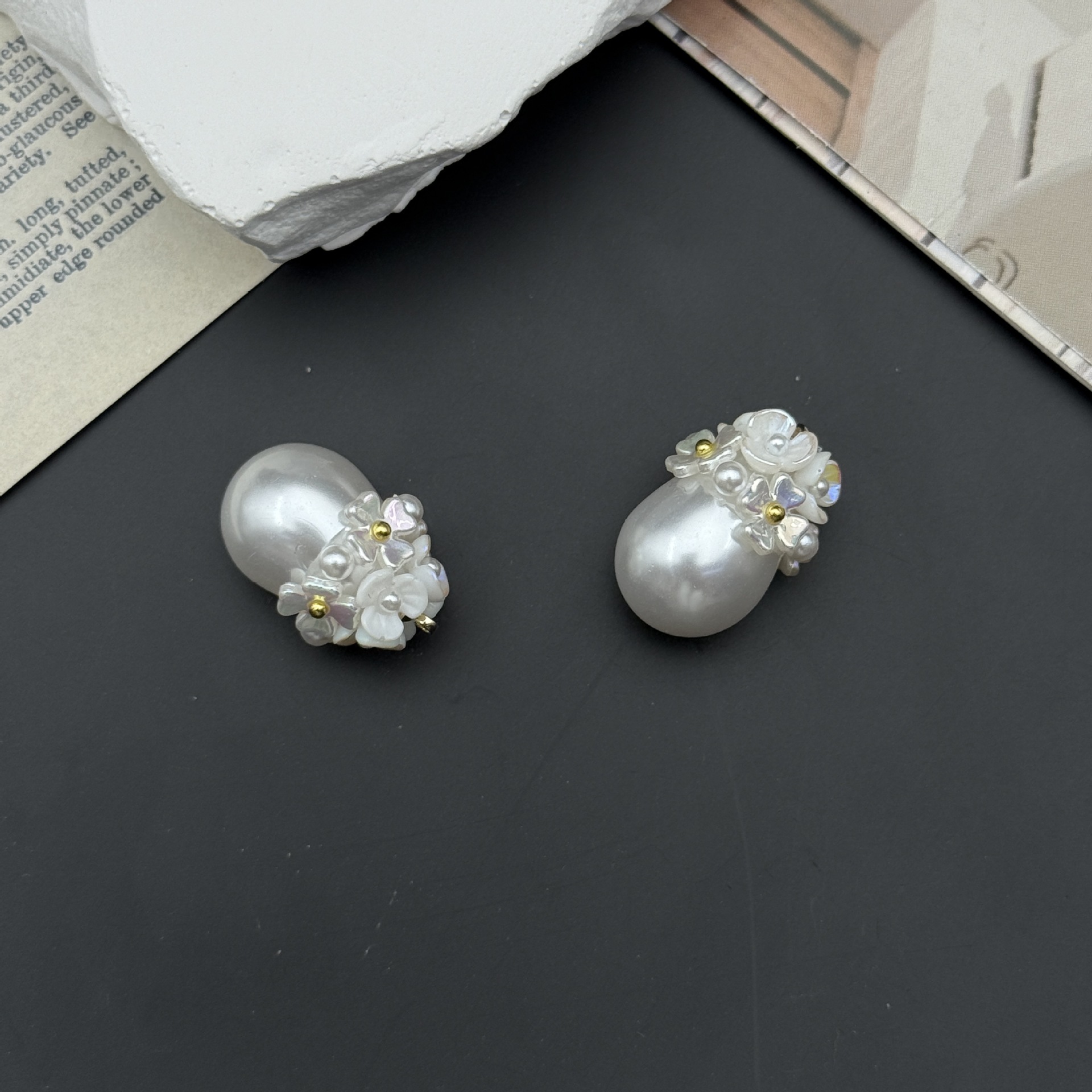 Picture of New Handmade Beaded Gentleness Water Drop Petal Pearl Pendant Mobile Phone Chain Handmade DIY Necklace Accessories