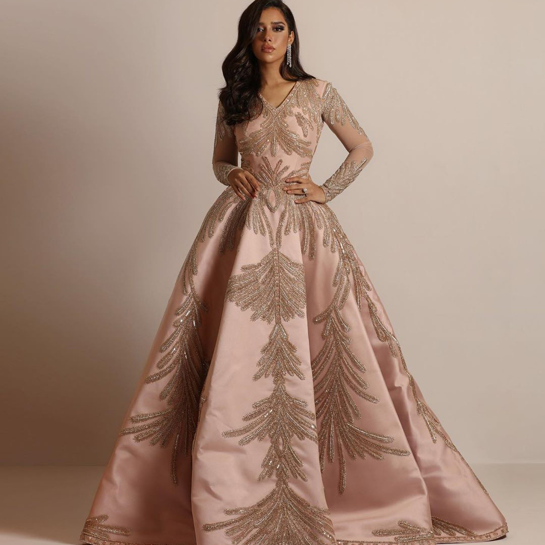Picture of 2025 Spring New European and American Foreign Trade Women's Independent Station Bright Cloth Bronzing Large Sleeve Long Skirt Banquet Sexy Evening Dress