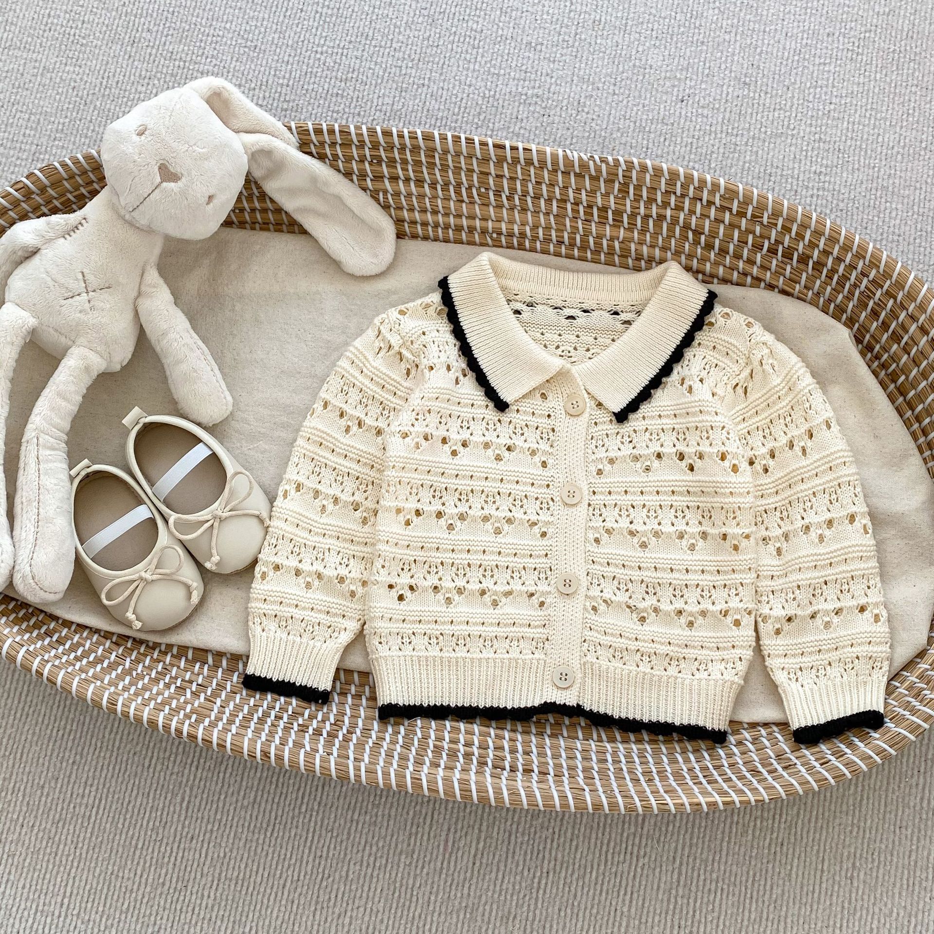 Picture of 2025 Spring Girls' Stylish Long-Sleeve Cardigan Infant Little Chanel-Style Lapel Knitted Hollow Sweater Jacket