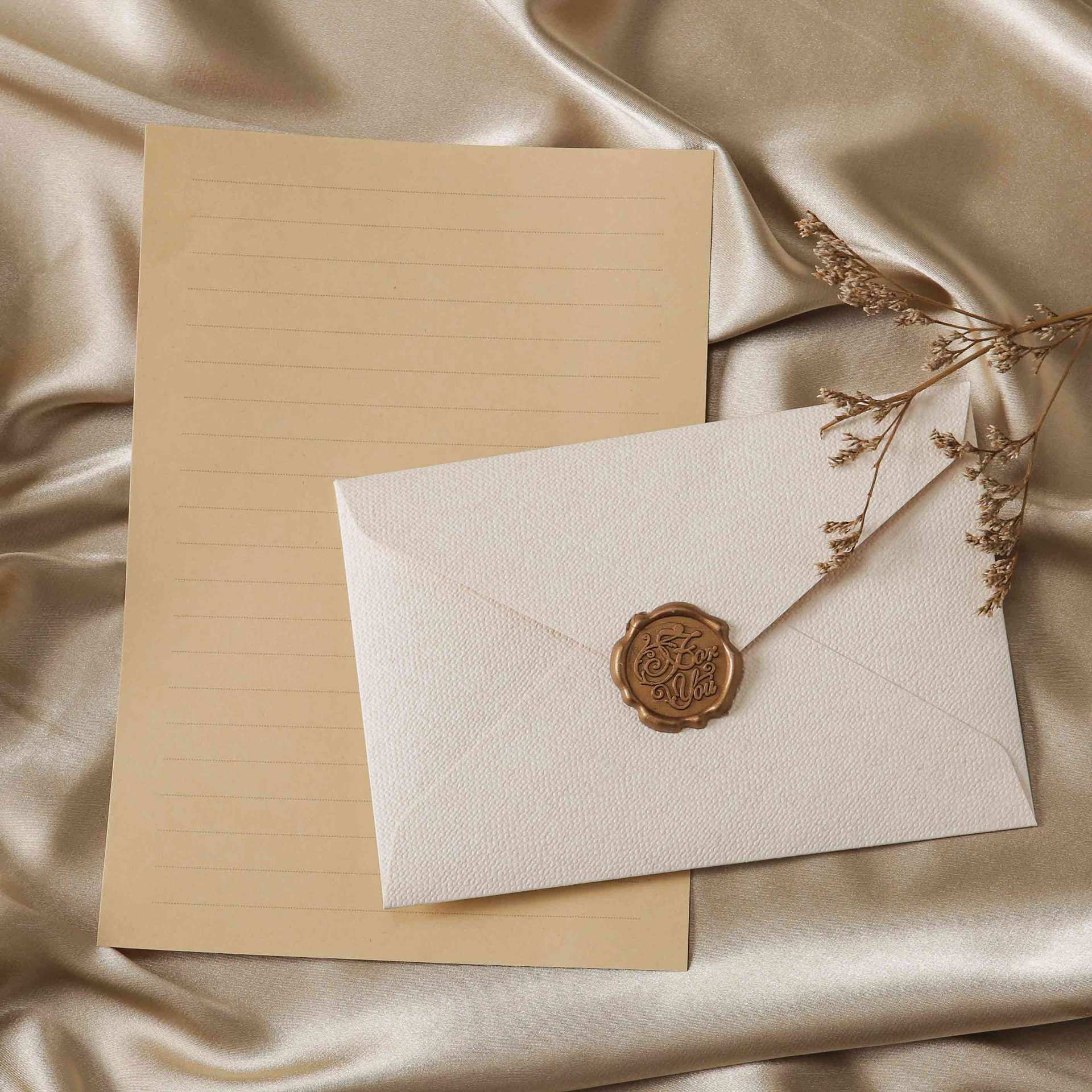 Picture of Letterhead Envelope Set Thickened linen Envelope Handwritten Love Letters for Male Girlfriend to Confess Birthday Greeting Card Exquisite Letterhead