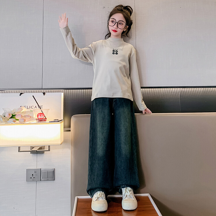 Picture of Girls' autumn and winter de Velvet bottoming shirt children's fashionable all-match inner top Western style self-heating winter long-sleeved sweater