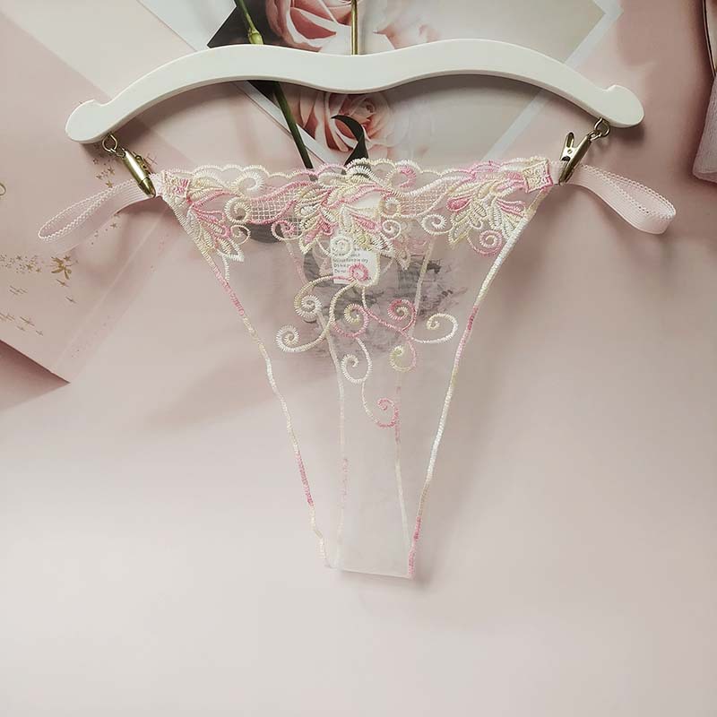 Mesh embroidered thongs are light, retro, artistic, light, and fairy-like, with a sweet fairy vibe