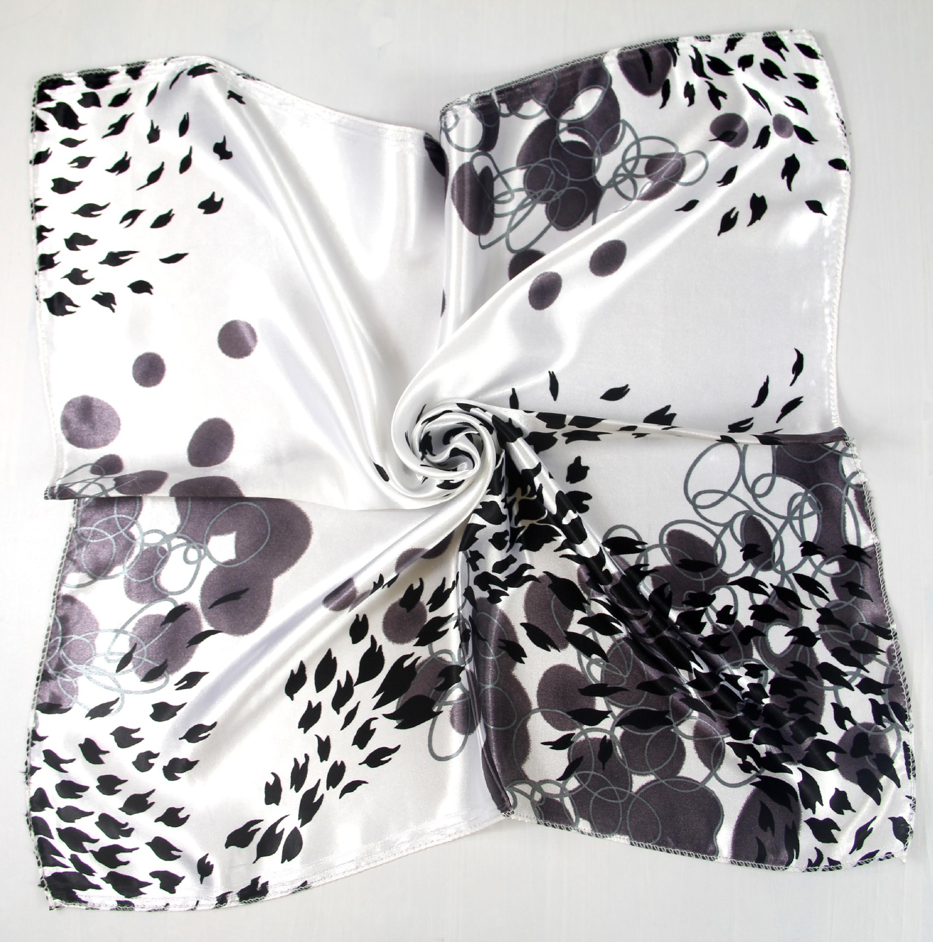 Picture of Korean Style New Autumn and Winter Small Silk Scarf Women's Imitation Silk Versatile Professional Small Square Scarf Manufacturer Wholesale Hangzhou Silk Scarf