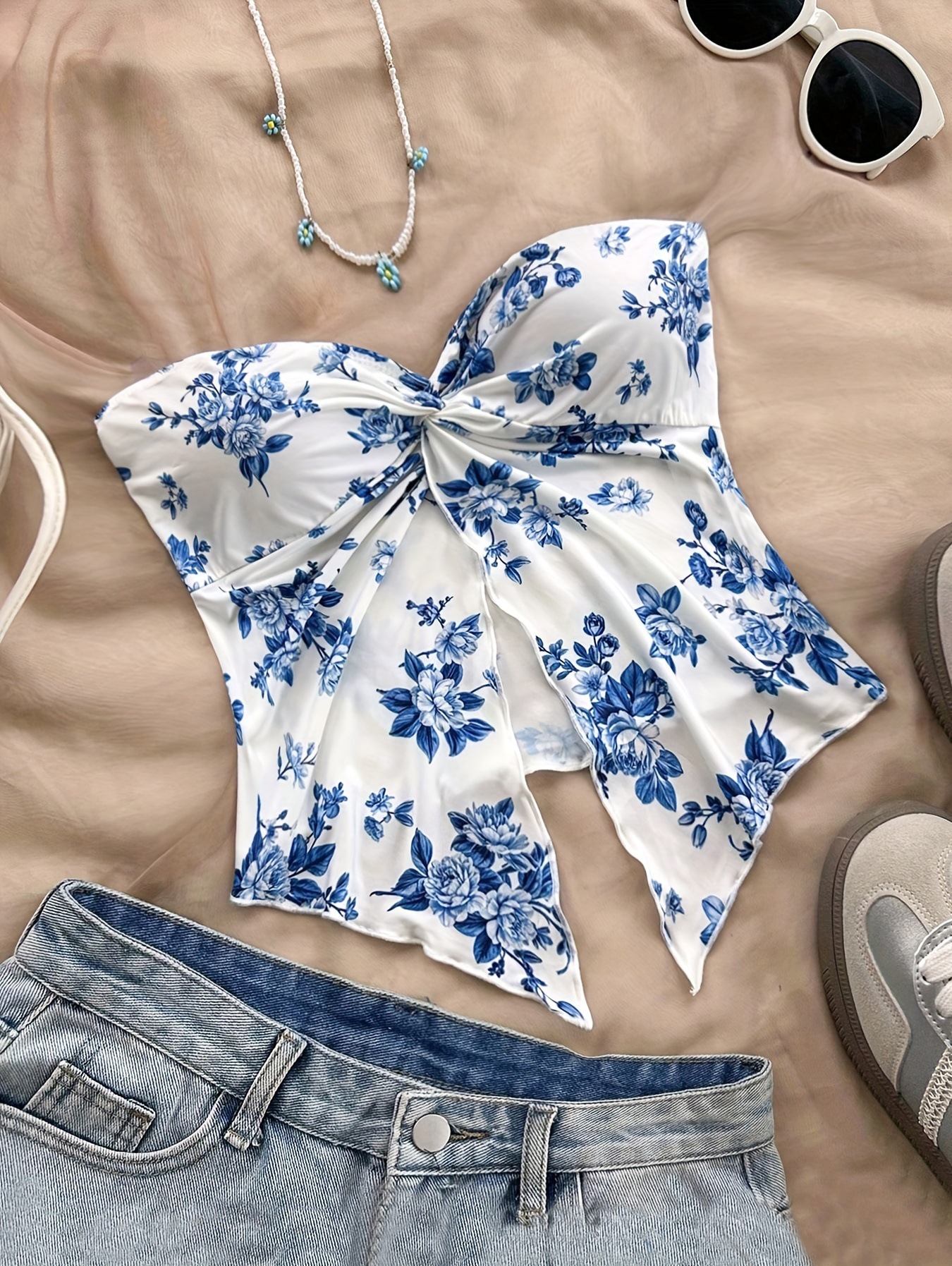 Women's Vacation Blue and White Floral Short Tube Top with Front Slit Suitable for Afternoon Tea Tops