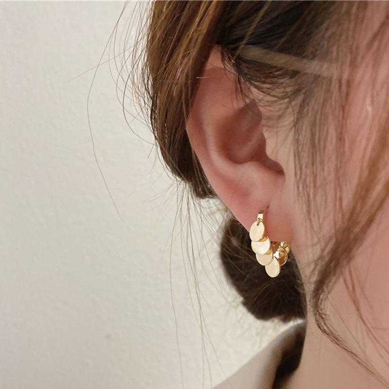 Picture of New 2025 Gold Piece Smart Sense 925 Silver Earrings Simple All-match Earrings Girlfriend Elegant Women