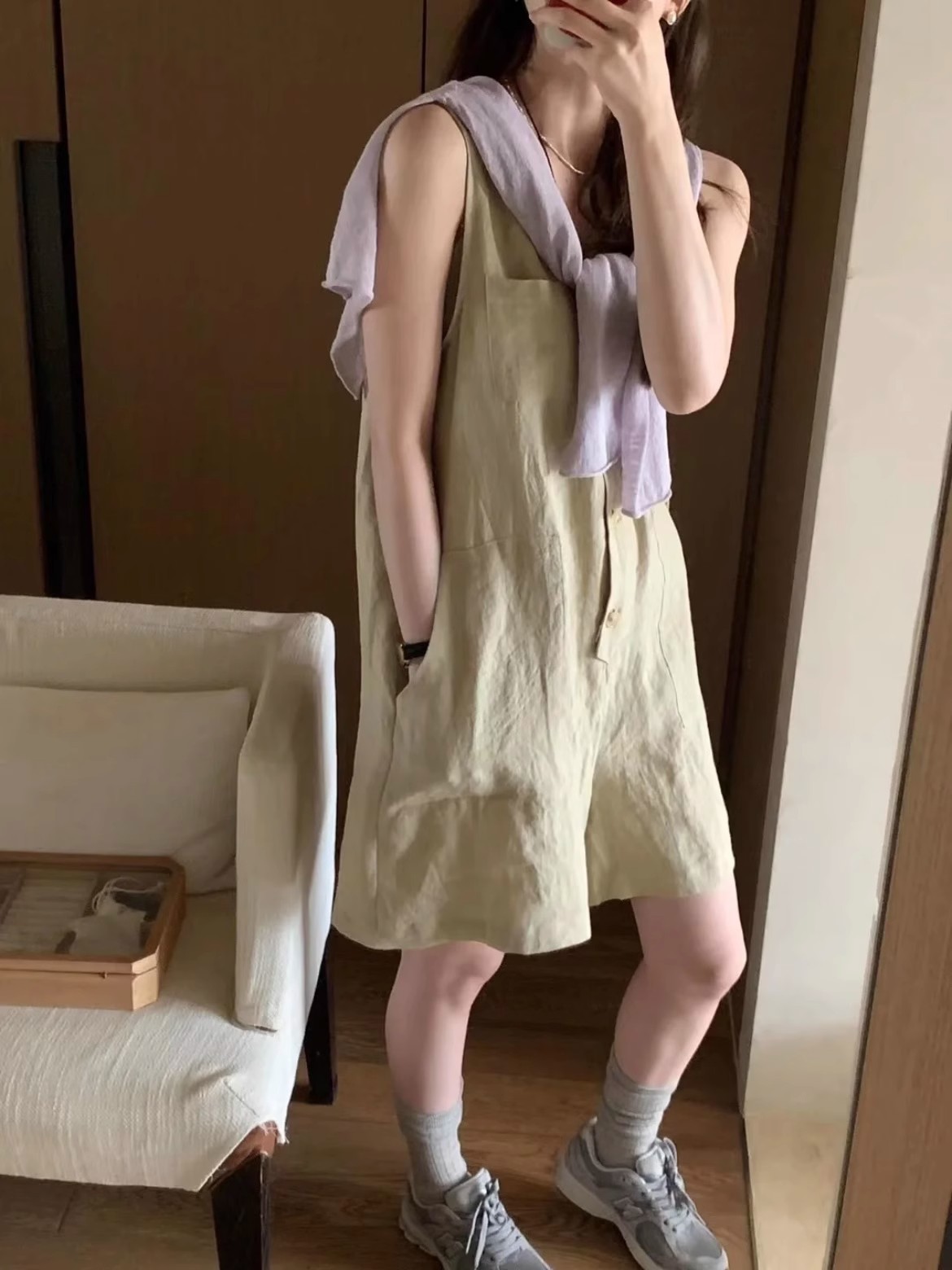 Picture of 2025 Niche Summer New V Neck Pure Color Button Sleeveless Loose Casual Jumpsuit Shorts Women's Thin Trendy Ins Shorts
