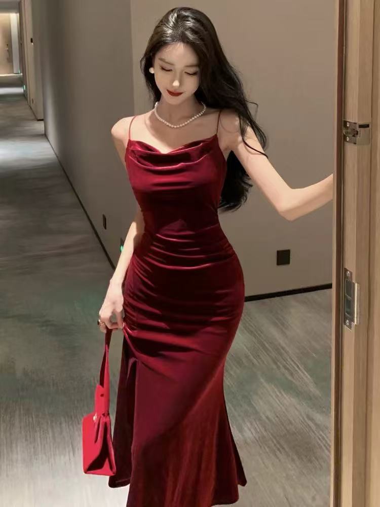 French Style Gold Velvet Sling dress Women's 2025 Summer Sexy Tight Fishtail Dress Split Hip Dress