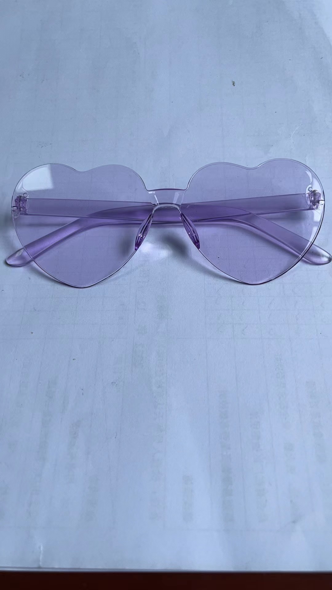 Picture of Heart Sunglasses, Heart Sunglasses, Jelly Color Rimless Heart-Shaped One-Piece Glasses, Dazzling Color Glasses