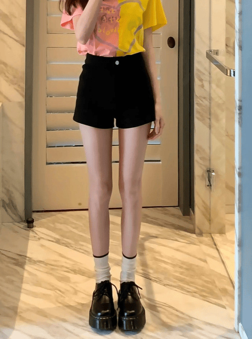 2024 Summer New Hot Girl A- shaped Hot Pants High Waist Hip Casual Pants Women's Stretch Tight Black Shorts Slimming