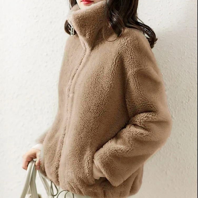 Picture of Coral Velvet Zipper Sweatshirt for Women Fleece-Lined Thickeneded Autumn and Winter 2025 New Trendy Ins Double-Sided Velvet Warm Turtleneck Jacket