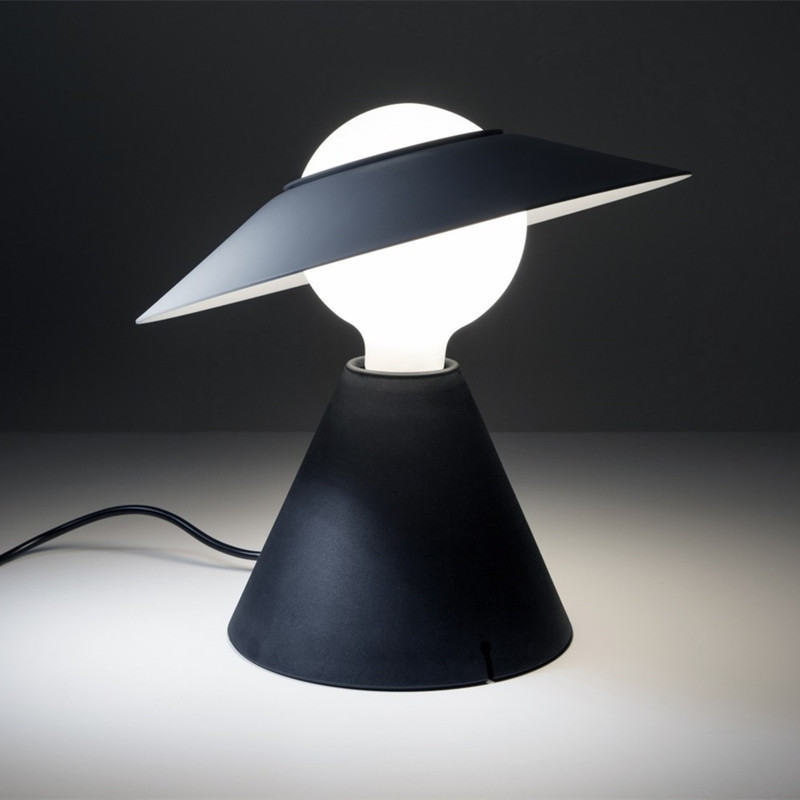 Post-modern children's room desk lamp Internet-famous bedroom bedside study lamp living room model room decoration Peter Pan straw hat lamp