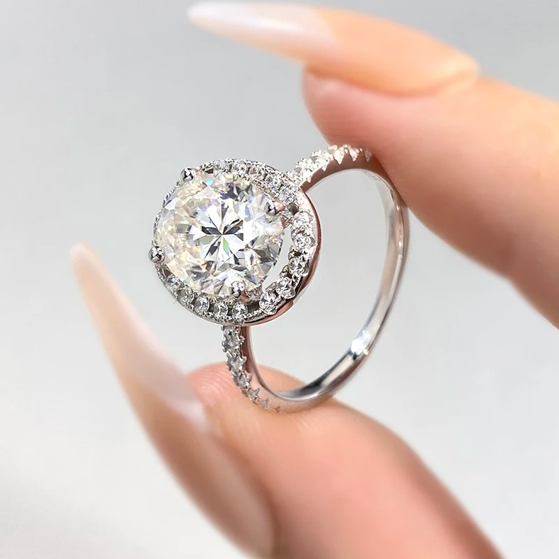 Picture of Cross-border fashion S925 sterling silver classic oval four-claw ring simple egg-shaped moissanite ring