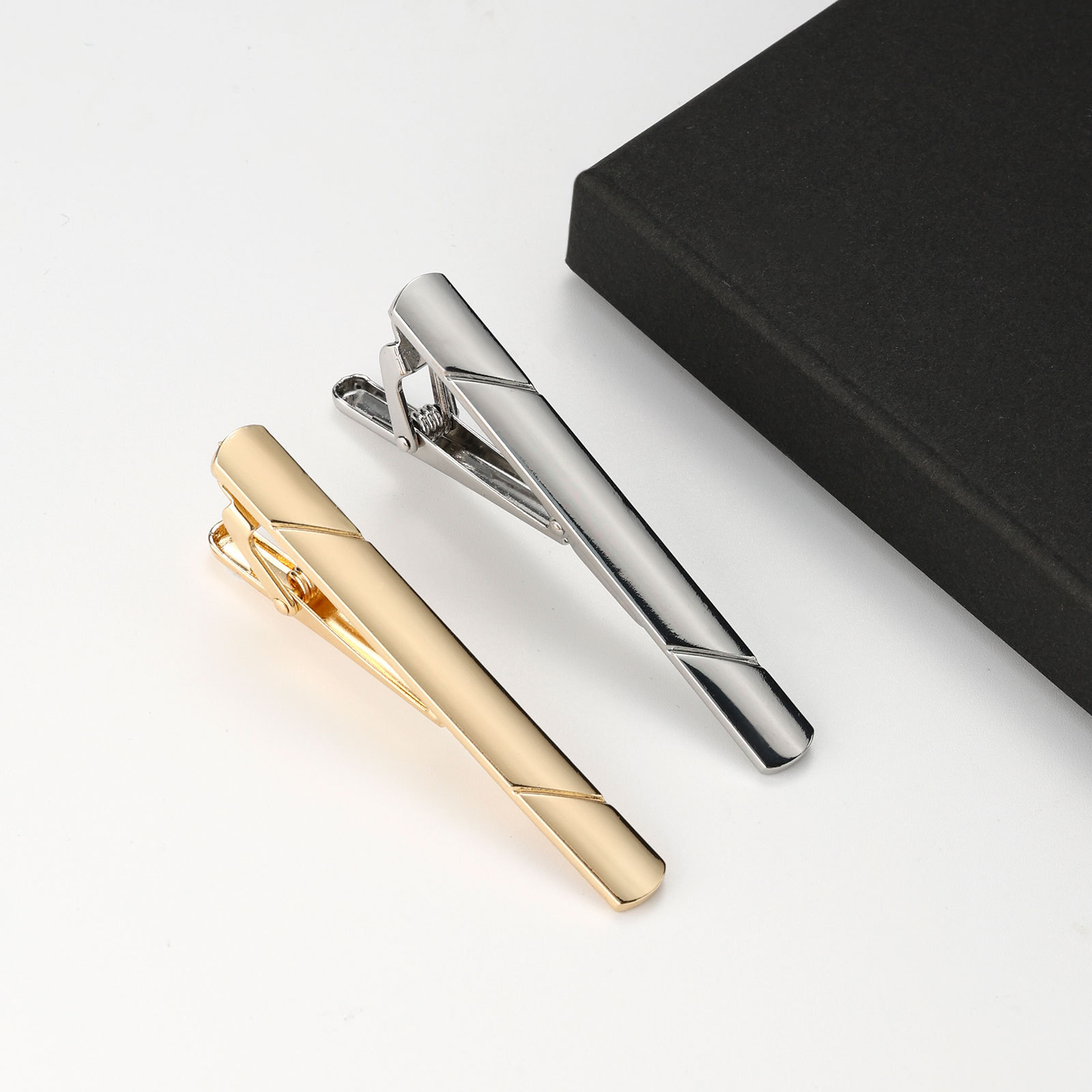 Picture of Cross-Border Temu Clothing Tie Clip, Men's Light Luxury Stainless Steel Tie Clip, Diagonal Pattern, Smooth Surface, High-End Tie Clip