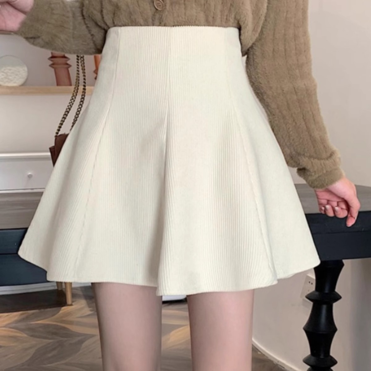 Design Sense Niche Corduroy High Waist Skirt Women's Spring 2024 New Style Small Slim A- line Skirt