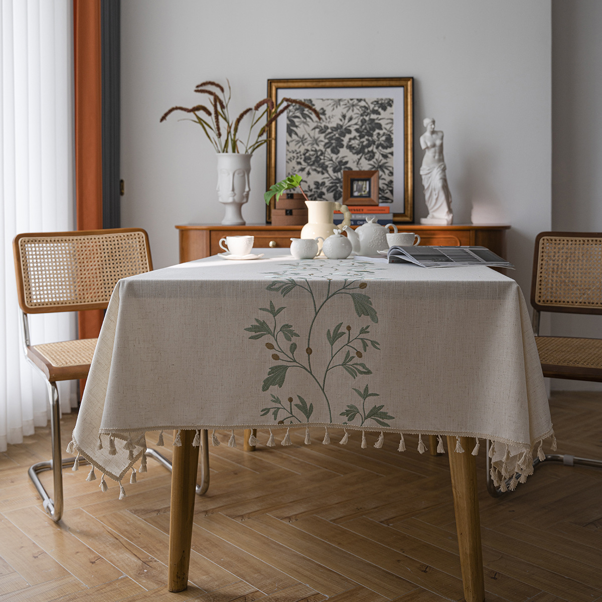 Picture of Yiman Qiyun Dining Table Fabric Flower Embroidered Tablecloth Artistic Round Table Fabric Rectangular Factory Straight Hair