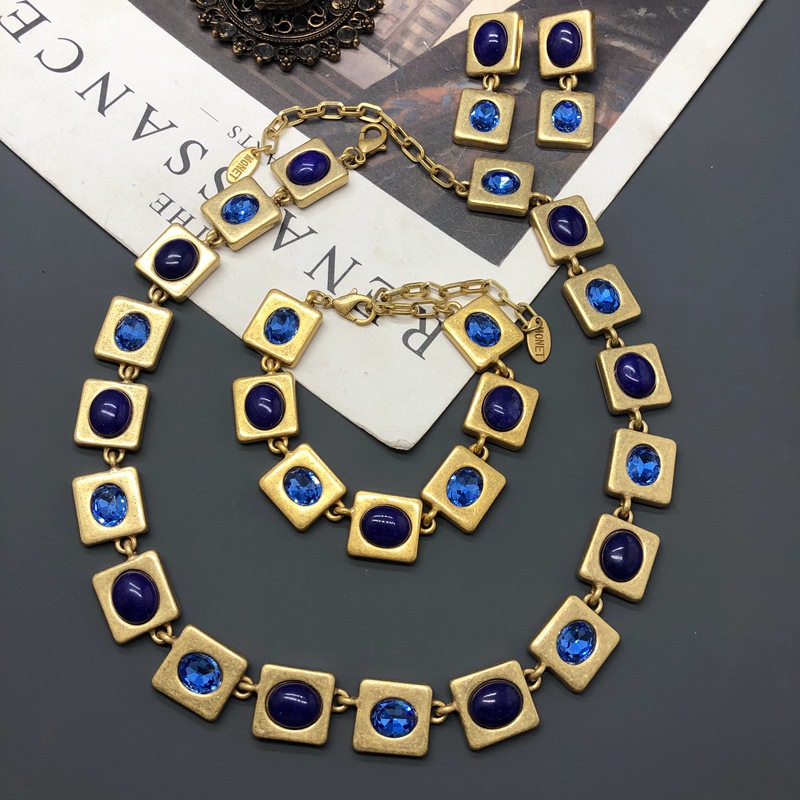 Western Middle Ancient Jewelry Light Luxury Antique Gold Diamond Lapis Lapis Lauerite Necklace Earrings Bracelet suit Simple All-match Accessories