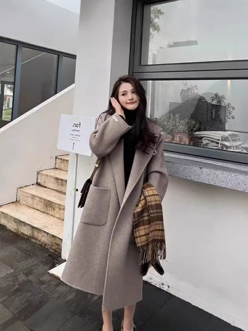 New Autumn and Winter Hepburn Style British Woolen Coat Mid-length Fashionable Horn Buckle Hooded Wool Woolen Coat