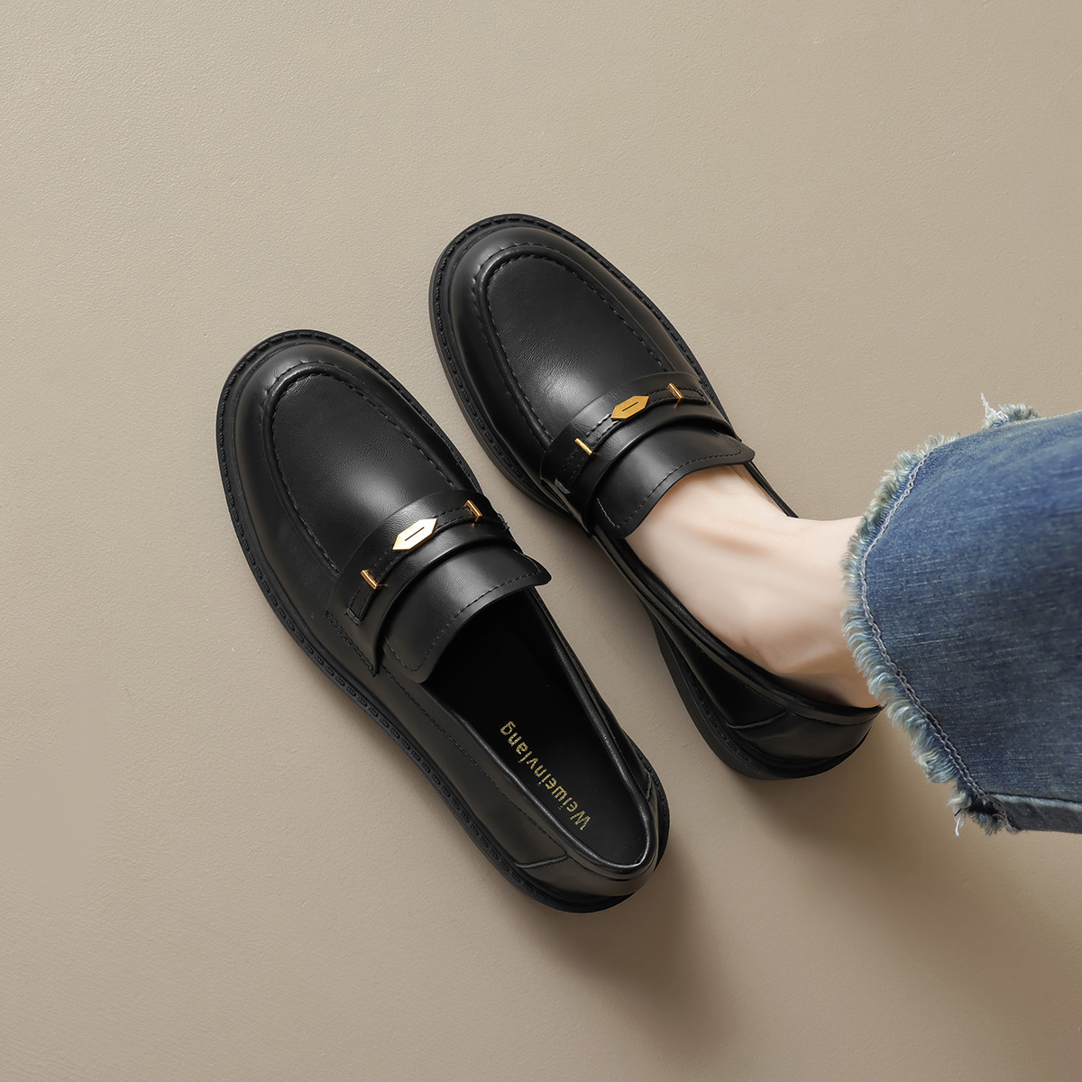 Weiwei Girl 1083-2 Black Small Leather Shoes Women's Retro College Style Thick Bottom Loafers One Pedal Shoes Women