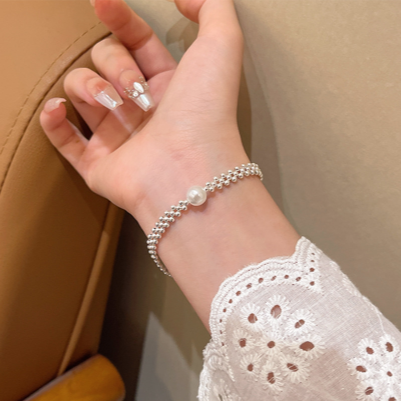 Light luxury French retro pearl bracelet women's high-end sense niche temperament bracelet Joker simple hand jewelry wholesale