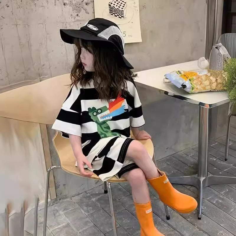 Boys and Girls Short-sleeved Shorts suit Summer 2024 New Stylish Fashionable Striped Casual Clothes for Children