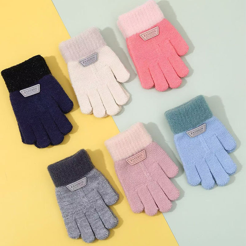 Autumn and winter children's gloves five-finger fleece-lined thickened children's gloves girls cute cartoon baby knitted gloves wholesale