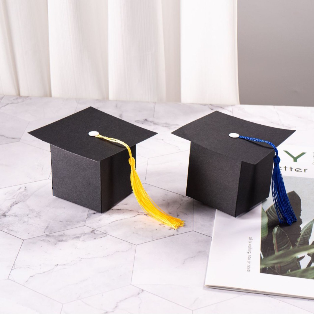 Picture of Personalized candy box European creative doctoral cap graduation gift candy box square bachelor cap party packaging
