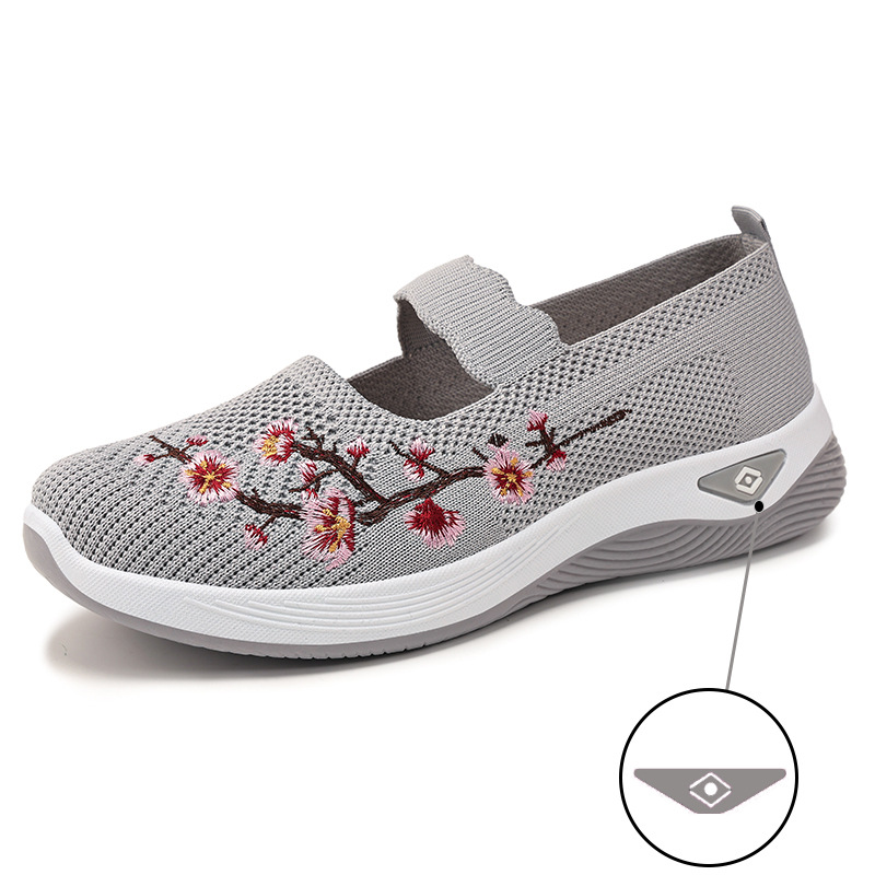 Picture of Old Beijing Cloth Shoes Women's 2025 New Summer Shallow Mouth Shoes Women's Casual Moms Shoes Slip-on Lazy Shoes