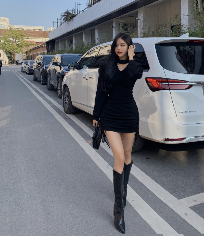 Korean style V-neck halter drawstring hip skirt women's long sleeve dress waist slimming elegant skirt