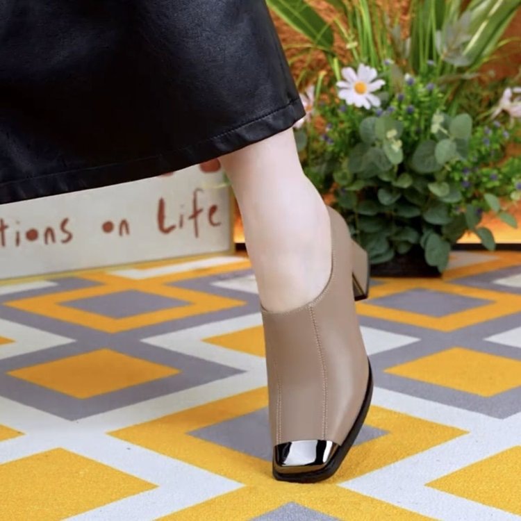 Picture of Temperament: Metal toe-wrapped women's shoes, 2025 autumn new soft leather, French soft sole deep-soled single shoes, high heels, can shoes
