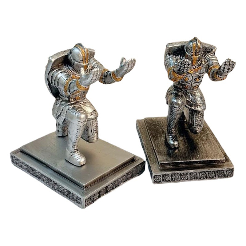 Executive Soldier Knight Pen Holder Pen Holder Shield Knight Creative Pen Holder Pen Holder PENHOLDER Ornaments