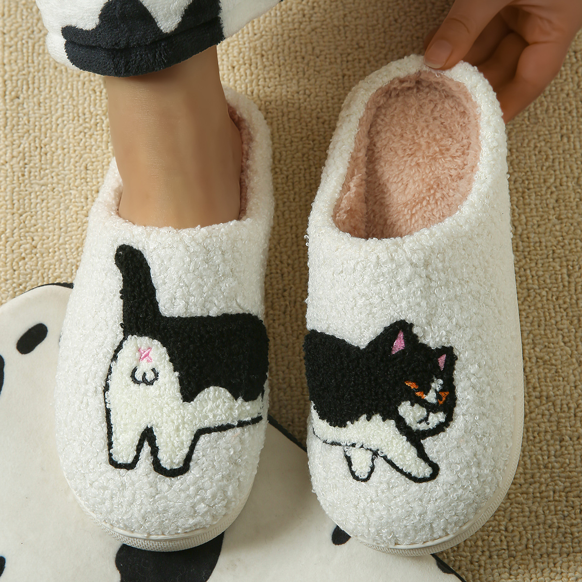 Manufacturer Direct Supply and Cross-Border Delivery of Dachshund Cotton Slippers, Cartoon Cotton Slippers for Home Use, Indoor Slippers, Household Slippers