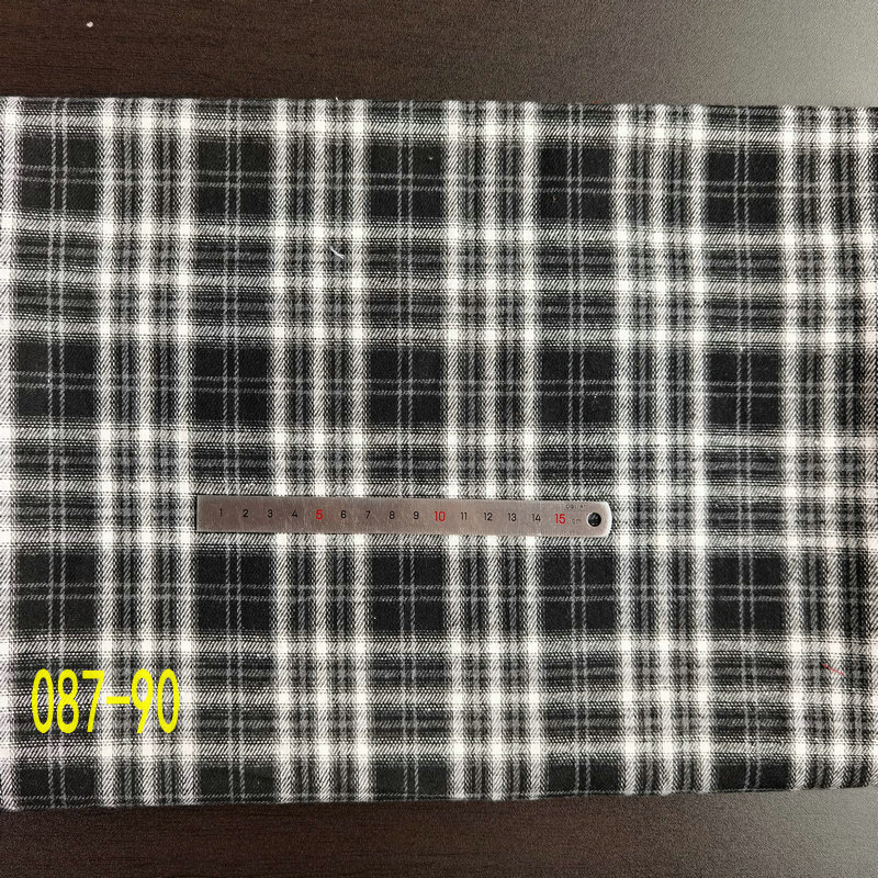 Picture of in stock brushed plaid fabric spring and summer women's shirt cloth 21 polyester cotton woven flannel plaid lining