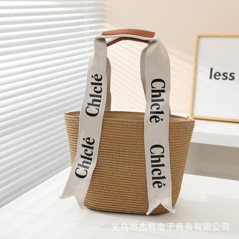 Picture of 2025 New Woven Shoulder Bag Women's Retro Fashion Ladies Bag Handbag Large Capacity Tote Bag