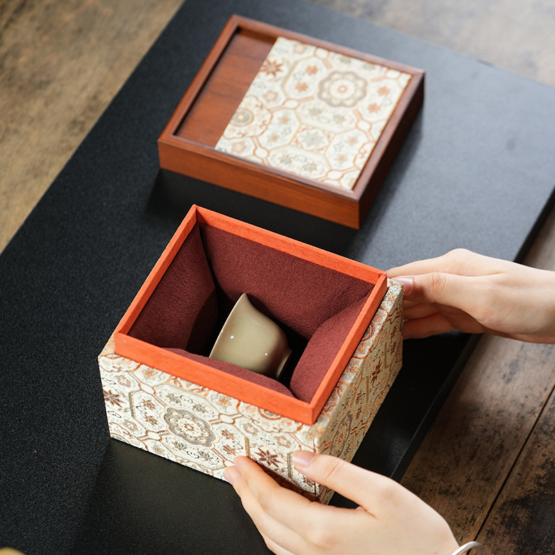 Chinese-Style Gift Box, Retro Fabric Jewelry and Toy Packaging Storage Box, Purple Sand Pot, Built-In Lid, Bowl Tea Set, Brocade Box